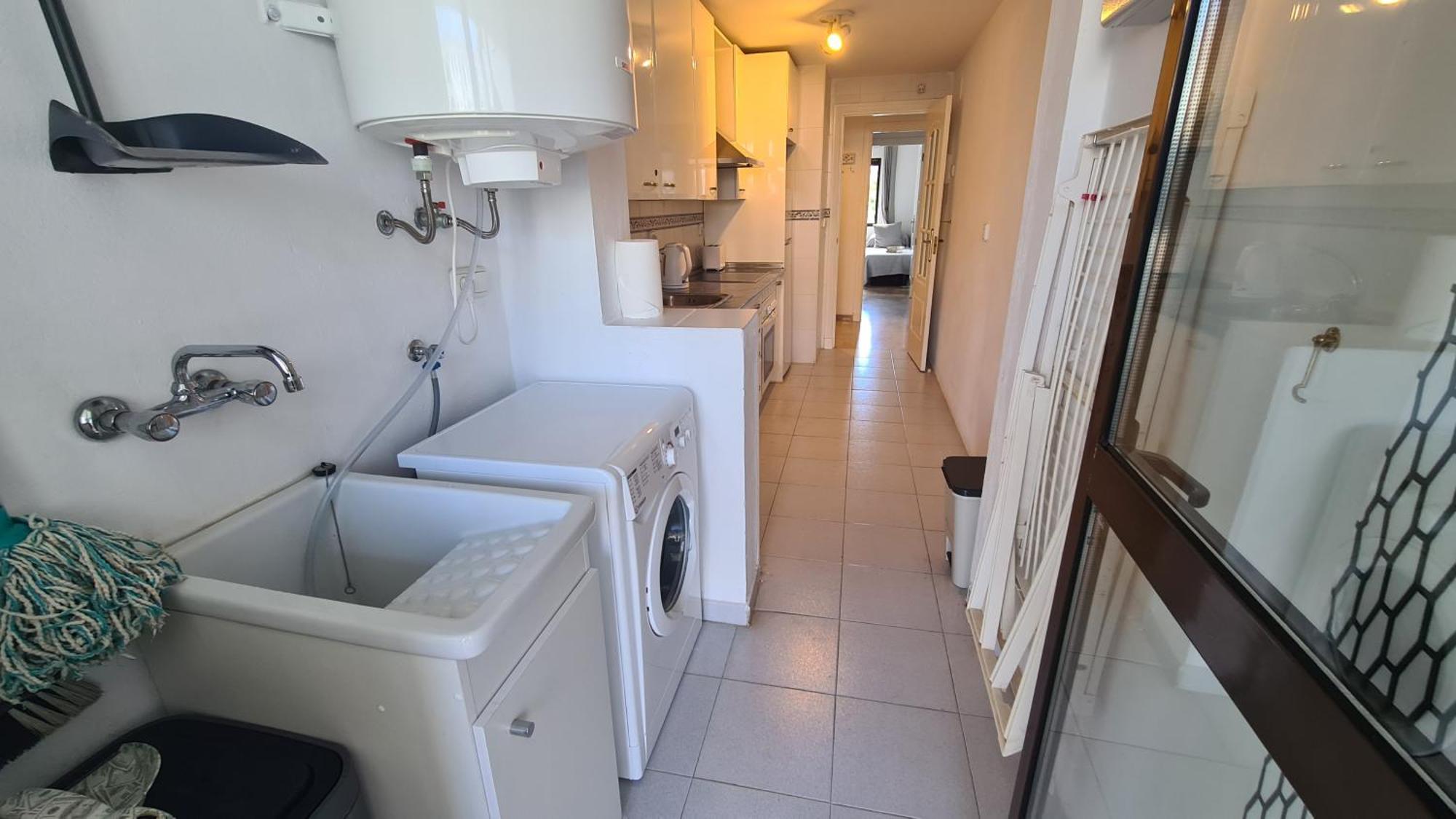 Lovely 2-Bed Apartment In Marina De La Duquesa Castillo de Sabinillas Ngoại thất bức ảnh
